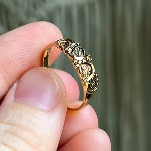 Black Hills Gold Leaf Ring | Size 8 | 10K Tri-Color Gold | Vintage Style Nature